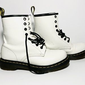 Dr.Martens 1460 Smooth Leather Lace Up Boots Size7